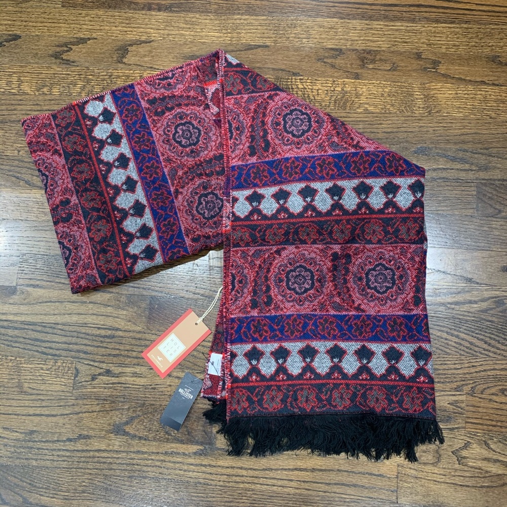 New Hollister Blanket Scarf One Size Red Pattern